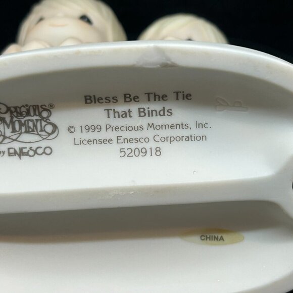 Precious Moments "Bless Be The Tie That Binds” figurine - Picture 5 of 5